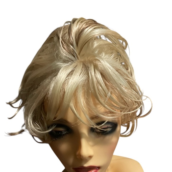 Cute Fashion Source wig by Golden State - Picture 1 of 7
